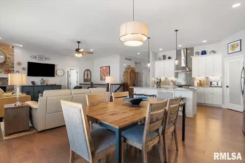 Dining - 5713 Kelley Pointe Dr, Springfield, IL 62711 photo 2 of 3