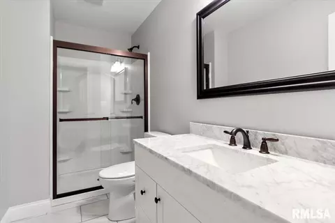 Bath - 5713 Kelley Pointe Dr, Springfield, IL 62711 photo 5 of 5