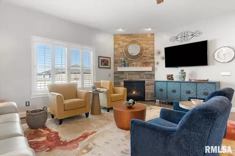 Living - 5713 Kelley Pointe Dr, Springfield, IL 62711 photo 1 of 1