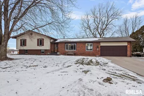 1 Quail Ln, Jacksonville, IL 62650