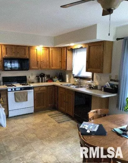 Kitchen - 18-20 Pine Dr, Sherman, IL 62684 photo 1 of 1