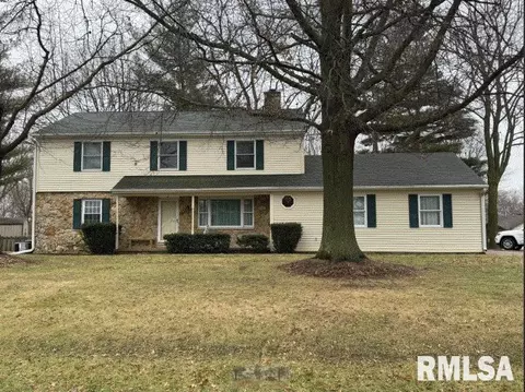 18-20 Pine Dr, Sherman, IL 62684