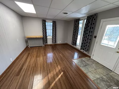 Living - 1230 N New St, Springfield, IL 62702 photo 3 of 3