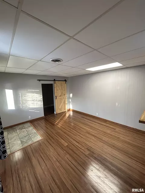 Living - 1230 N New St, Springfield, IL 62702 photo 1 of 3