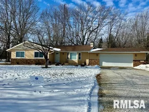 1565 N 900 E Rd, Taylorville, IL 62568