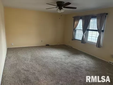 61 Foresters Ln, Springfield, IL 62704 photo 4