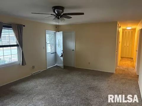 61 Foresters Ln, Springfield, IL 62704 photo 2