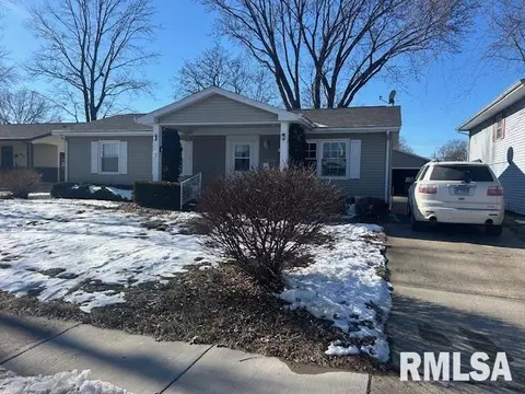 61 Foresters Ln, Springfield, IL 62704