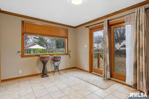 2129 S Walnut St, Springfield, IL 62704 photo 10