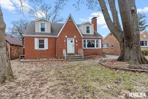 2129 S Walnut St, Springfield, IL 62704 photo 2