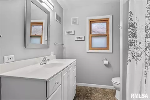 2129 S Walnut St, Springfield, IL 62704 photo 15