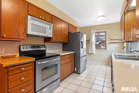2129 S Walnut St, Springfield, IL 62704 photo 12