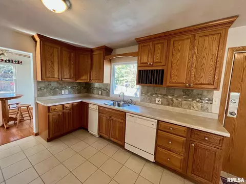 23242 Clemens Rd, Athens, IL 62613 photo 4