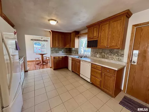 23242 Clemens Rd, Athens, IL 62613 photo 3
