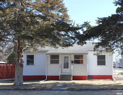 1187 Day St, Galesburg, IL 61401