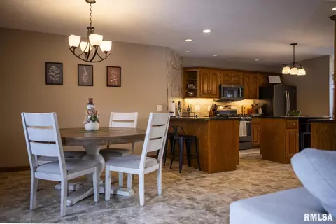 Dining - 35545 Route 111 Hwy, Modesto, IL 62667 photo 2 of 4