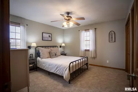 Bedroom - 35545 Route 111 Hwy, Modesto, IL 62667 photo 6 of 15
