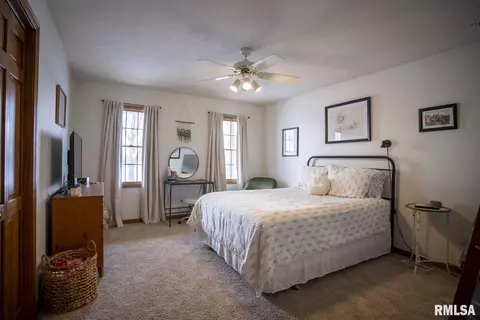 Bedroom - 35545 Route 111 Hwy, Modesto, IL 62667 photo 9 of 15