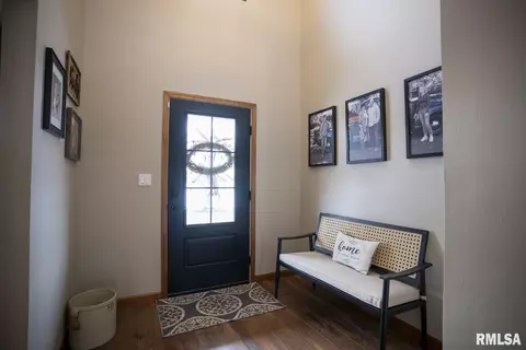 Entry Way - 35545 Route 111 Hwy, Modesto, IL 62667 photo 6 of 8