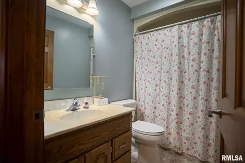 Bath - 35545 Route 111 Hwy, Modesto, IL 62667 photo 7 of 7
