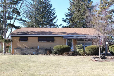 1580 Maple Ave, Galesburg, IL 61401
