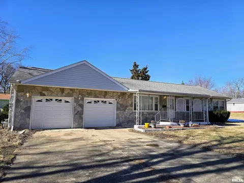 75 Greenridge Dr, Decatur, IL 62526