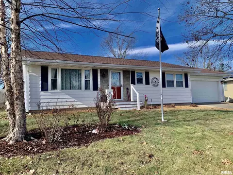 23 Crestwood St, Jacksonville, IL 62650