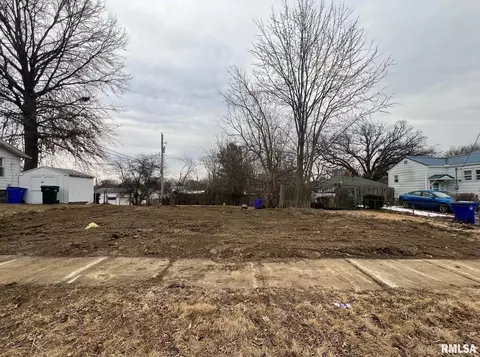 632 S 17th St, Decatur, IL 62521