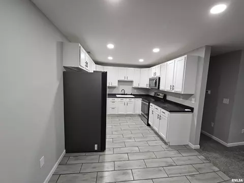 Kitchen - 1832 N 20th St, Springfield, IL 62702 photo 1 of 2