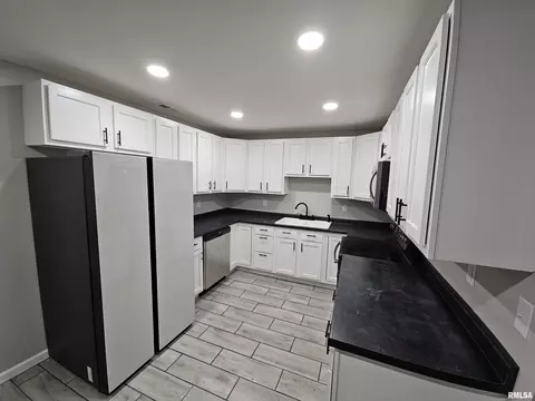 Kitchen - 1832 N 20th St, Springfield, IL 62702 photo 2 of 2