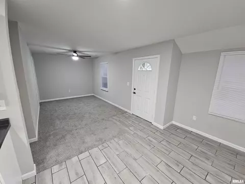 Living - 1832 N 20th St, Springfield, IL 62702 photo 2 of 3