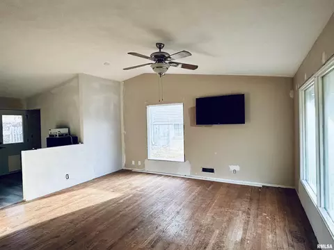 78 Meadowlark Ln, Springfield, IL 62702 photo 2