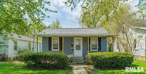1405 Pekin St, Lincoln, IL 62656