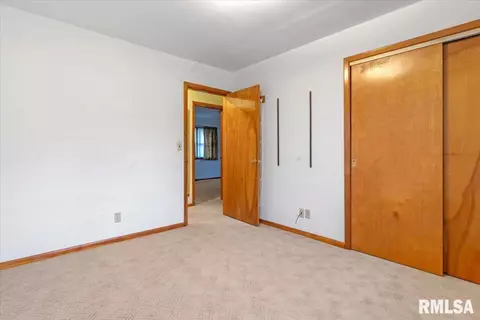Bedroom - 2101 Blackhawk Ave, Springfield, IL 62702 photo 2 of 7