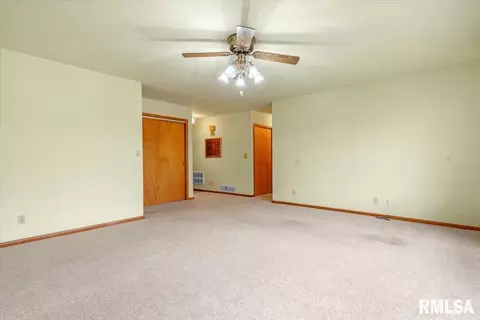 Living - 2101 Blackhawk Ave, Springfield, IL 62702 photo 2 of 6
