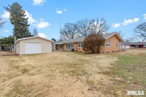 Exterior - 2101 Blackhawk Ave, Springfield, IL 62702 photo 4 of 4