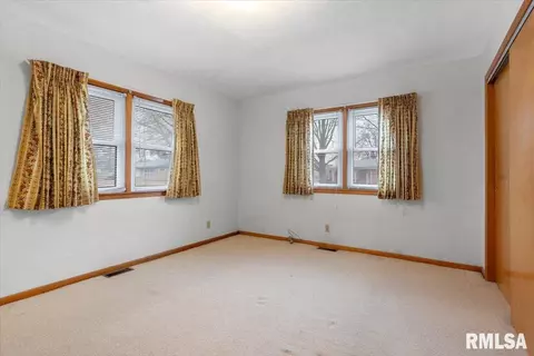 Bedroom - 2101 Blackhawk Ave, Springfield, IL 62702 photo 5 of 7