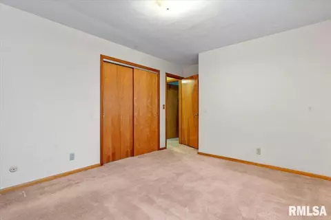Bedroom - 2101 Blackhawk Ave, Springfield, IL 62702 photo 4 of 7