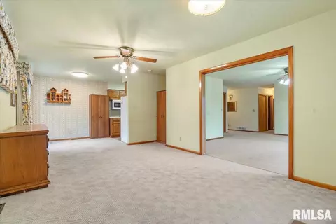 Living - 2101 Blackhawk Ave, Springfield, IL 62702 photo 6 of 6