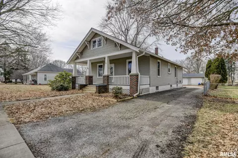 205 S Main St, Stonington, IL 62567