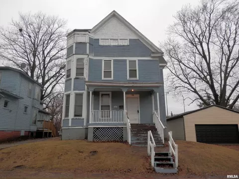 268 Seminary St, Galesburg, IL 61401