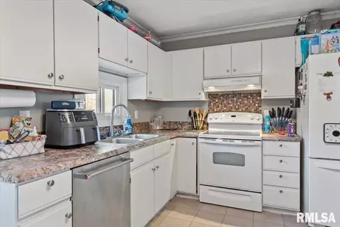 809 Helene St, Springfield, IL 62702 photo 8