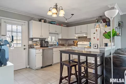 809 Helene St, Springfield, IL 62702 photo 7
