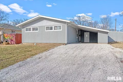 2407 E Dover Dr, Springfield, IL 62703