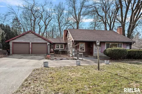 1505 W College Ave, Jacksonville, IL 62650