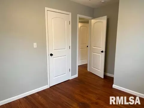 Entry Way - 6 Monica Ln, Springfield, IL 62702 photo 2 of 2