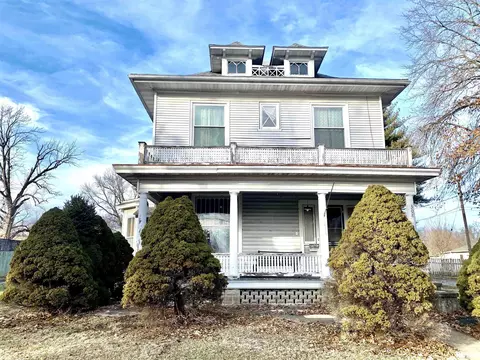 308 Franklin St, White Hall, IL 62092