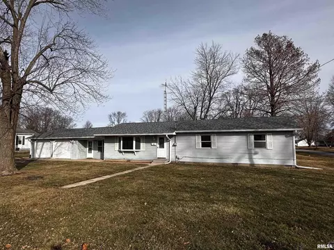 533 E Prairie St, Virden, IL 62690