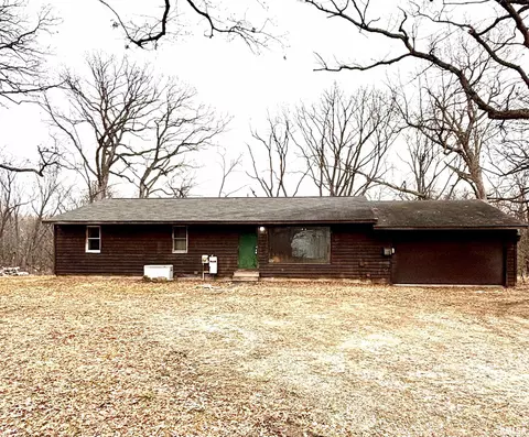 1821 E 1600 N Rd, Taylorville, IL 62568