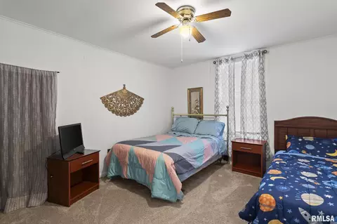 Bedroom - 2012 S Pasfield St, Springfield, IL 62704 photo 4 of 7